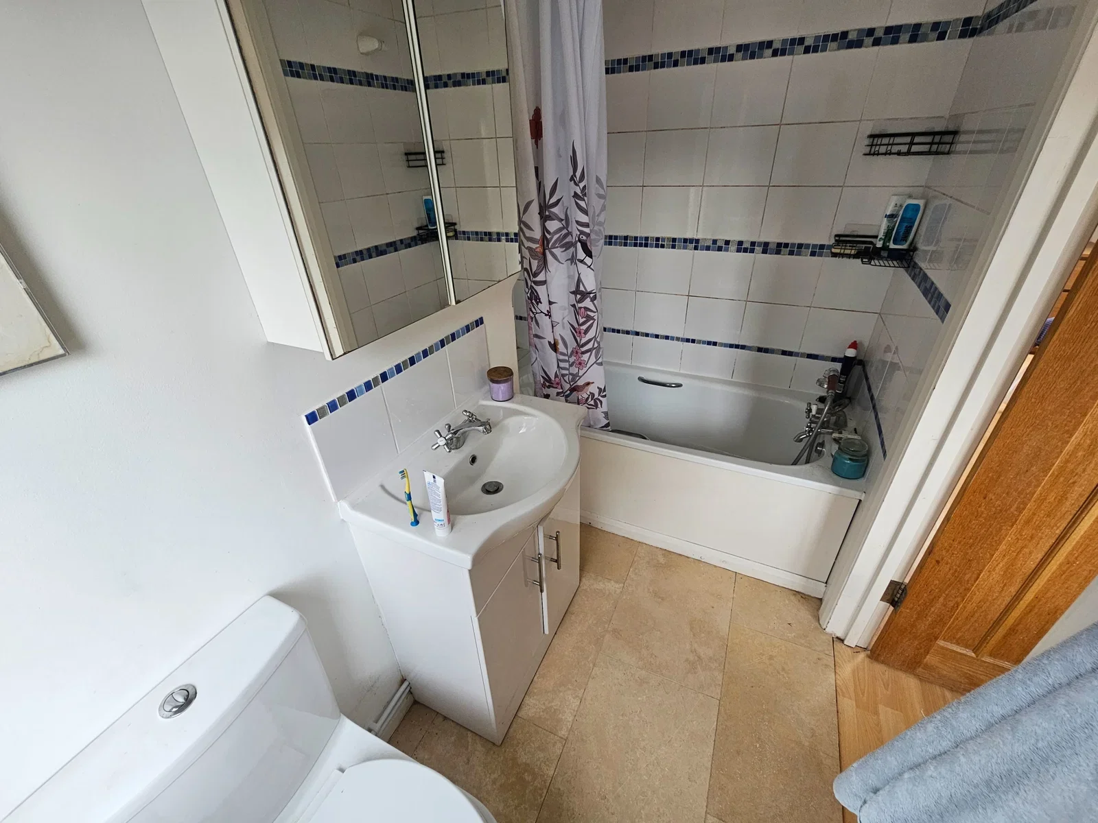Room Arterial Road Purfleet in Purfleet-on-Thames