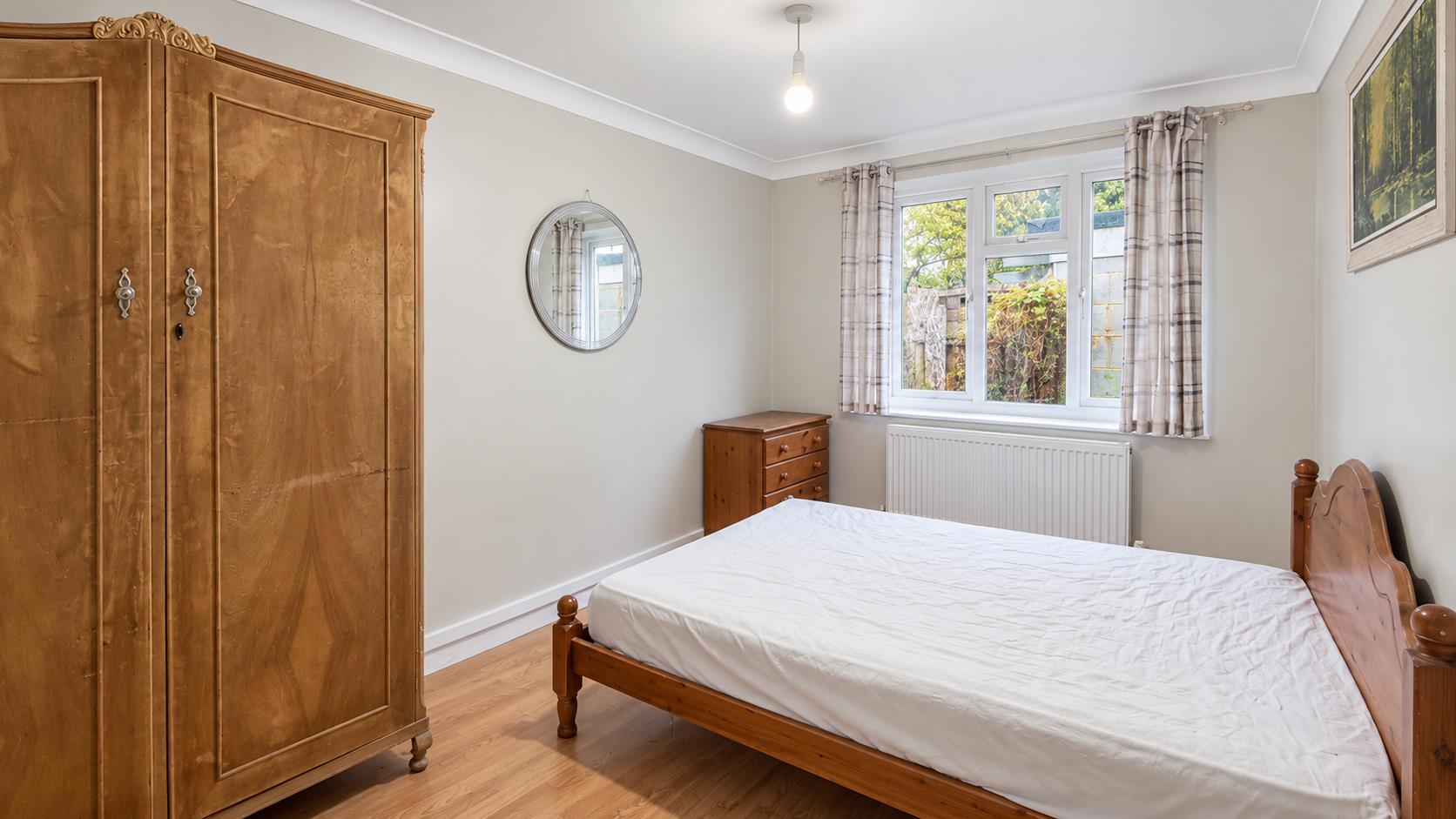 Flat Beavers Lane in Greater London