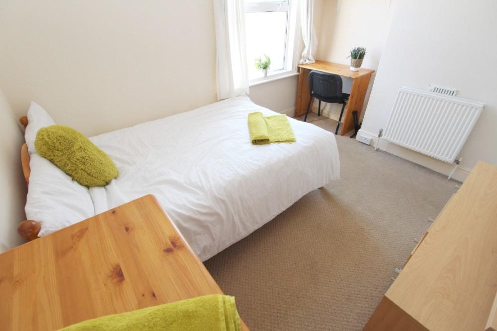 Room Comer Road in Worcester