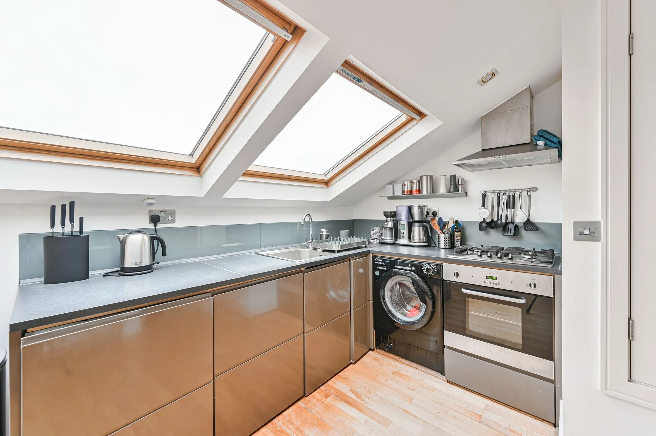Flat Tintern Street in Greater London