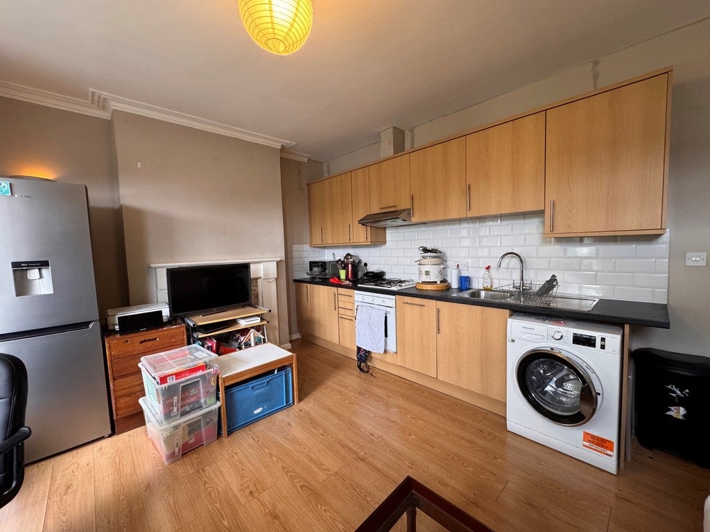 Flat Maidstone Road in Greater London