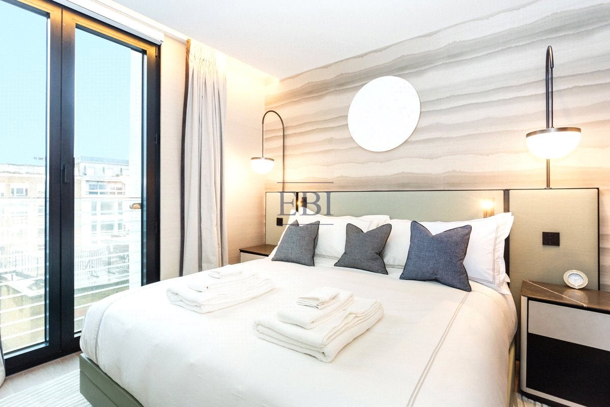 Flat Hanover Square in City of Westminster