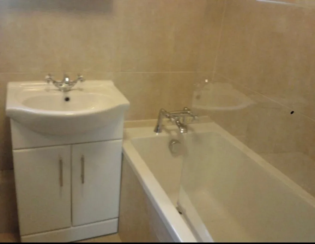 Room West Barnes Lane in Greater London