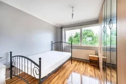 Flat Sunnydene Gardens in Greater London