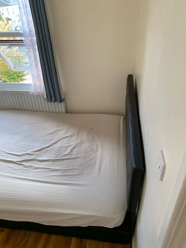 Room Churchfield Road in Greater London