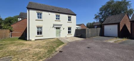 House Whitehouse Drive in Lichfield