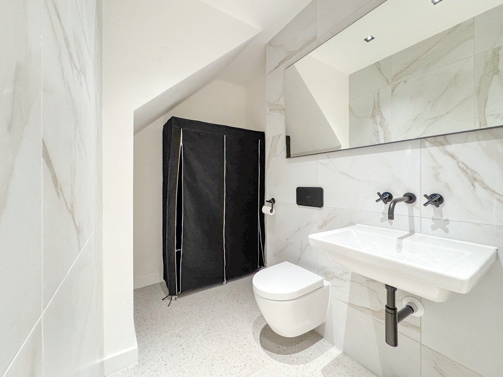 Flat Philbeach Gardens in Greater London
