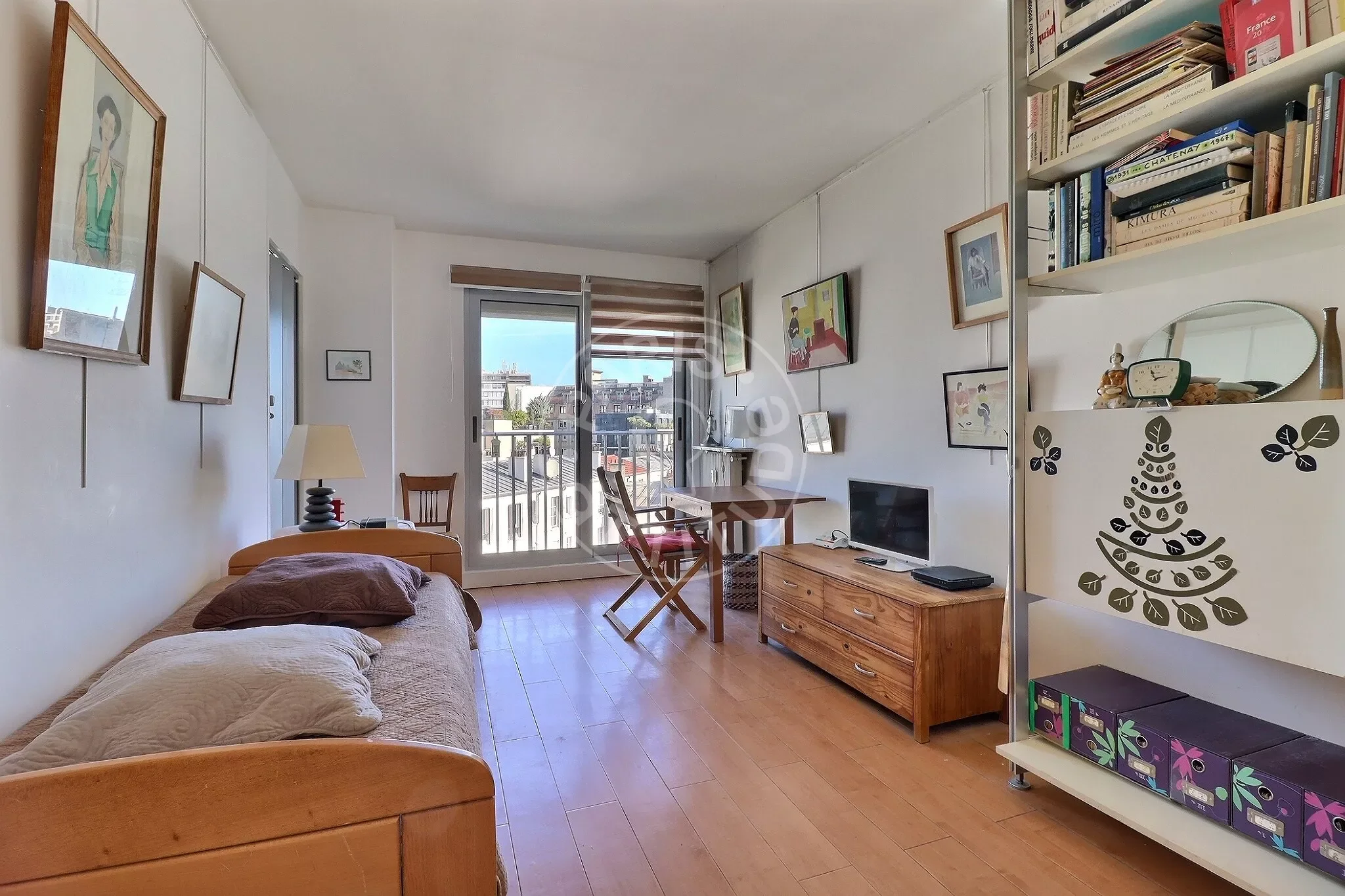Flat Rue Rouelle in Paris