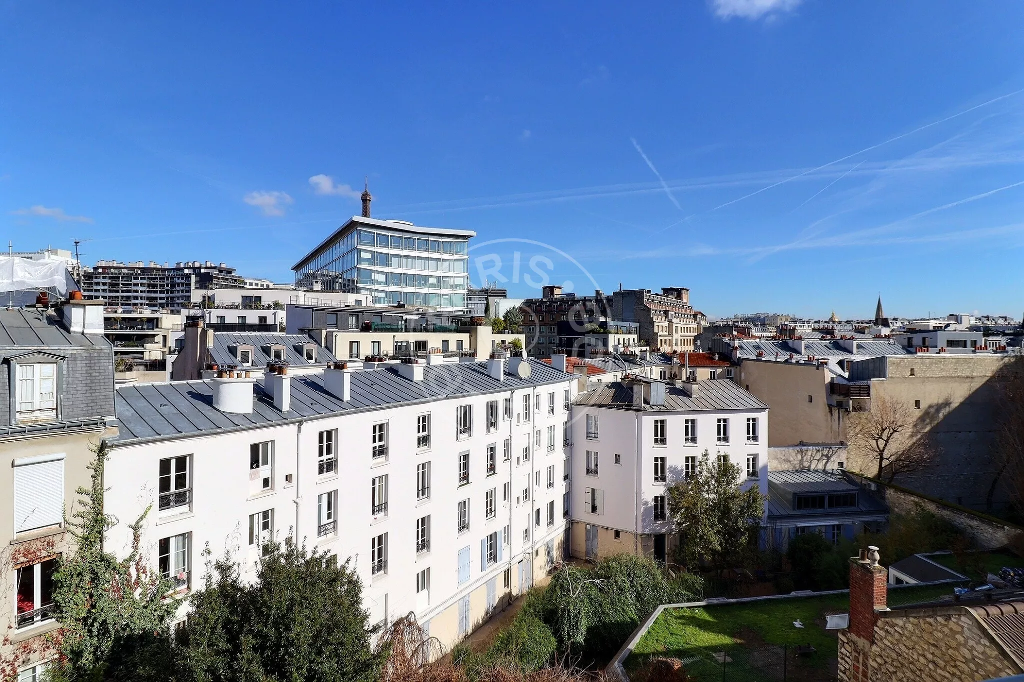 Flat Rue Rouelle in Paris