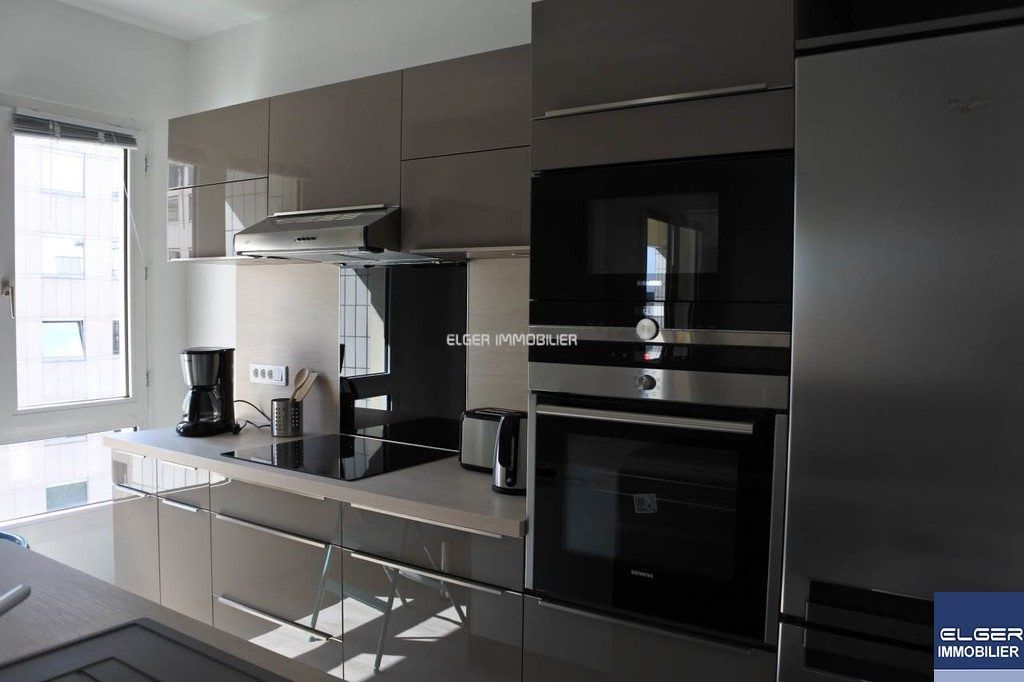 Flat Rue d'Essling in Courbevoie
