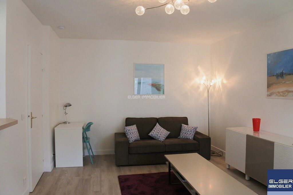 Flat Rue d'Essling in Courbevoie