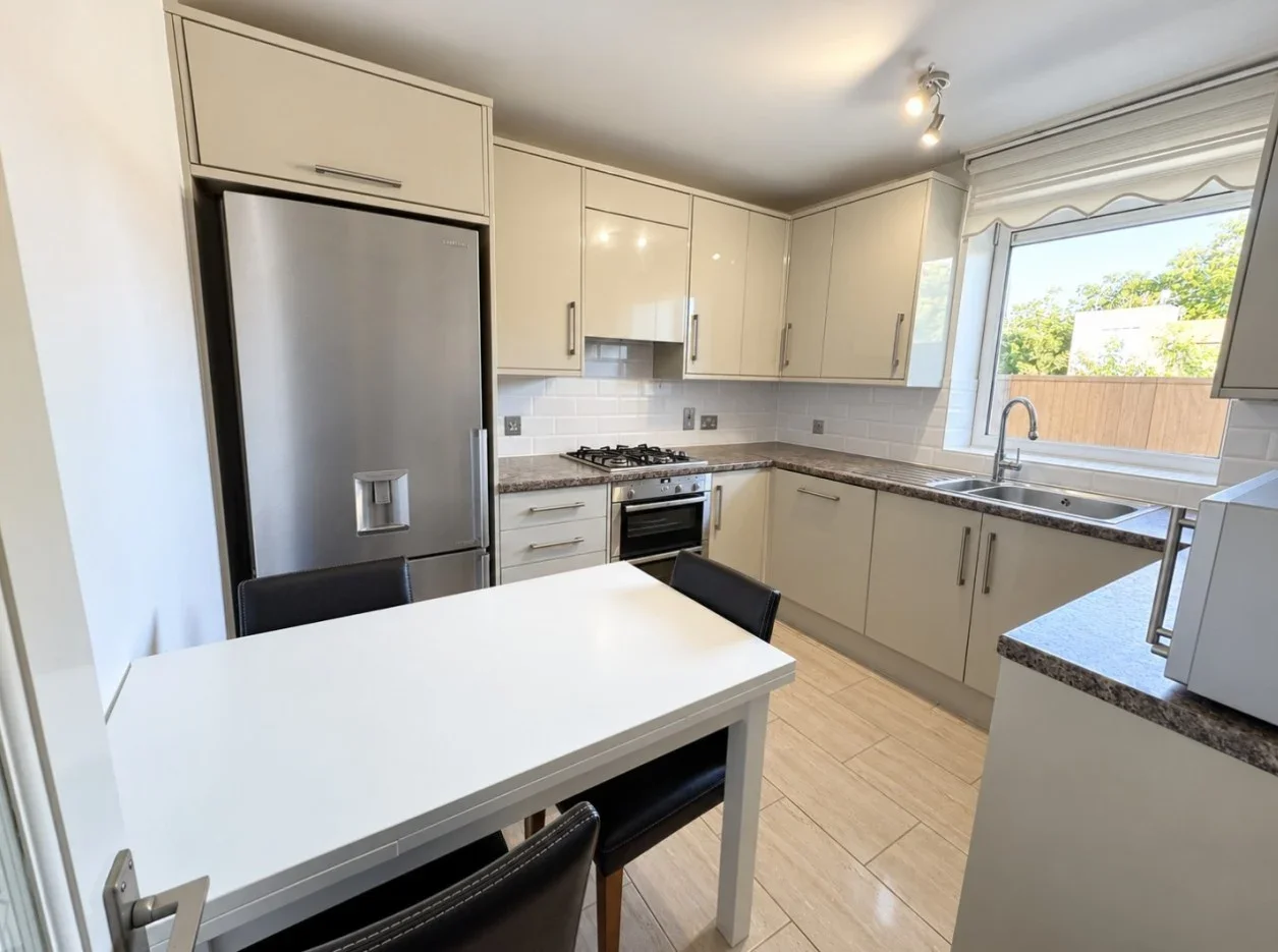 Flat Haggerston Road in Greater London