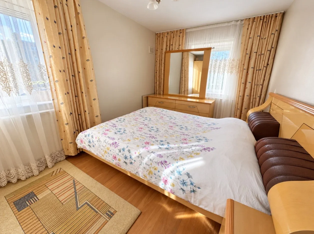 Flat Haggerston Road in Greater London
