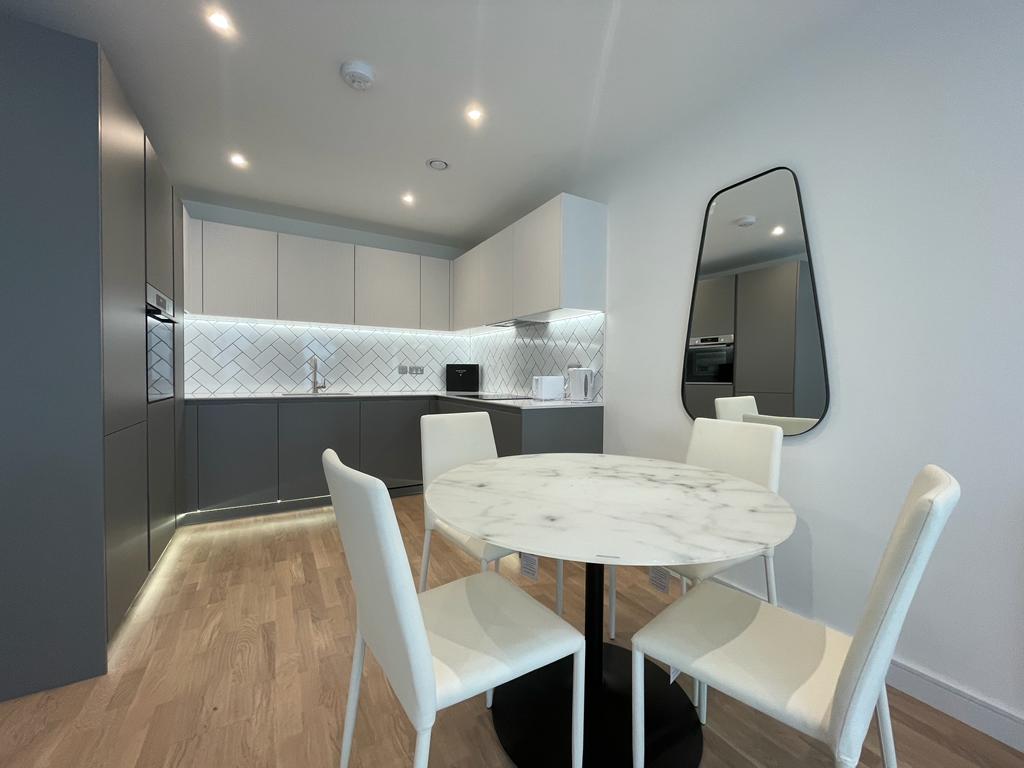 Flat Accolade Avenue in Greater London