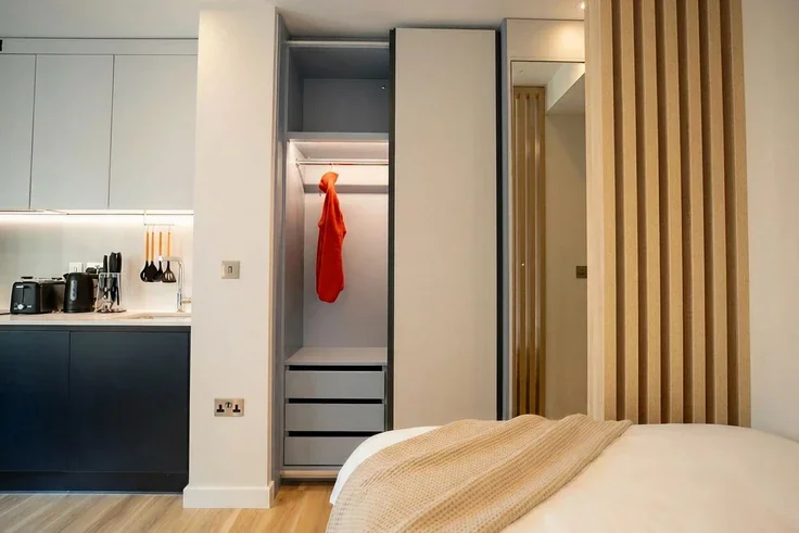 Flat Victoria Road in Greater London