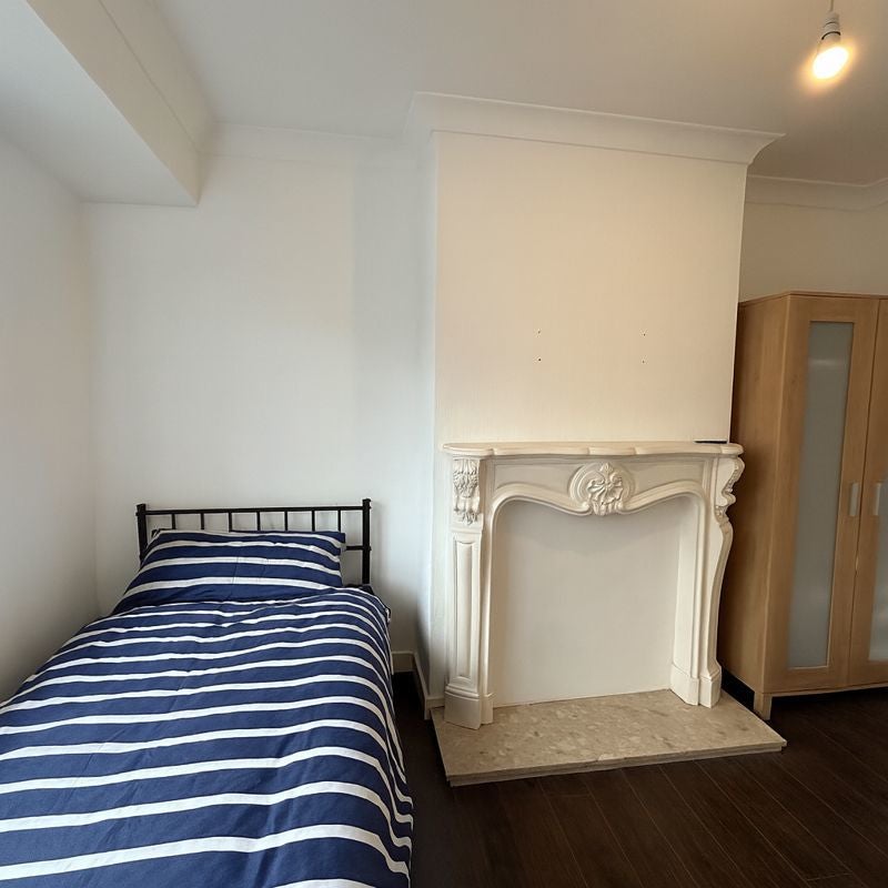 Room Edinburgh Walk in Bassetlaw
