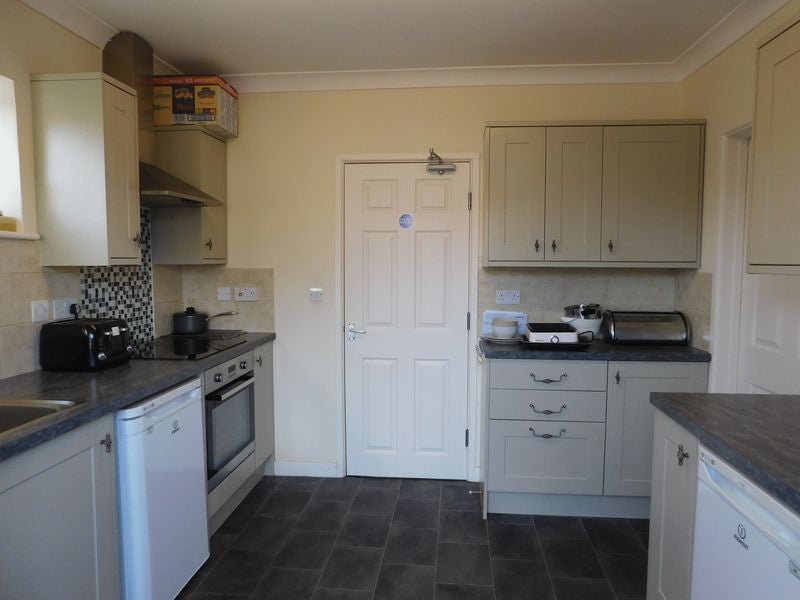 Room Edinburgh Walk in Bassetlaw