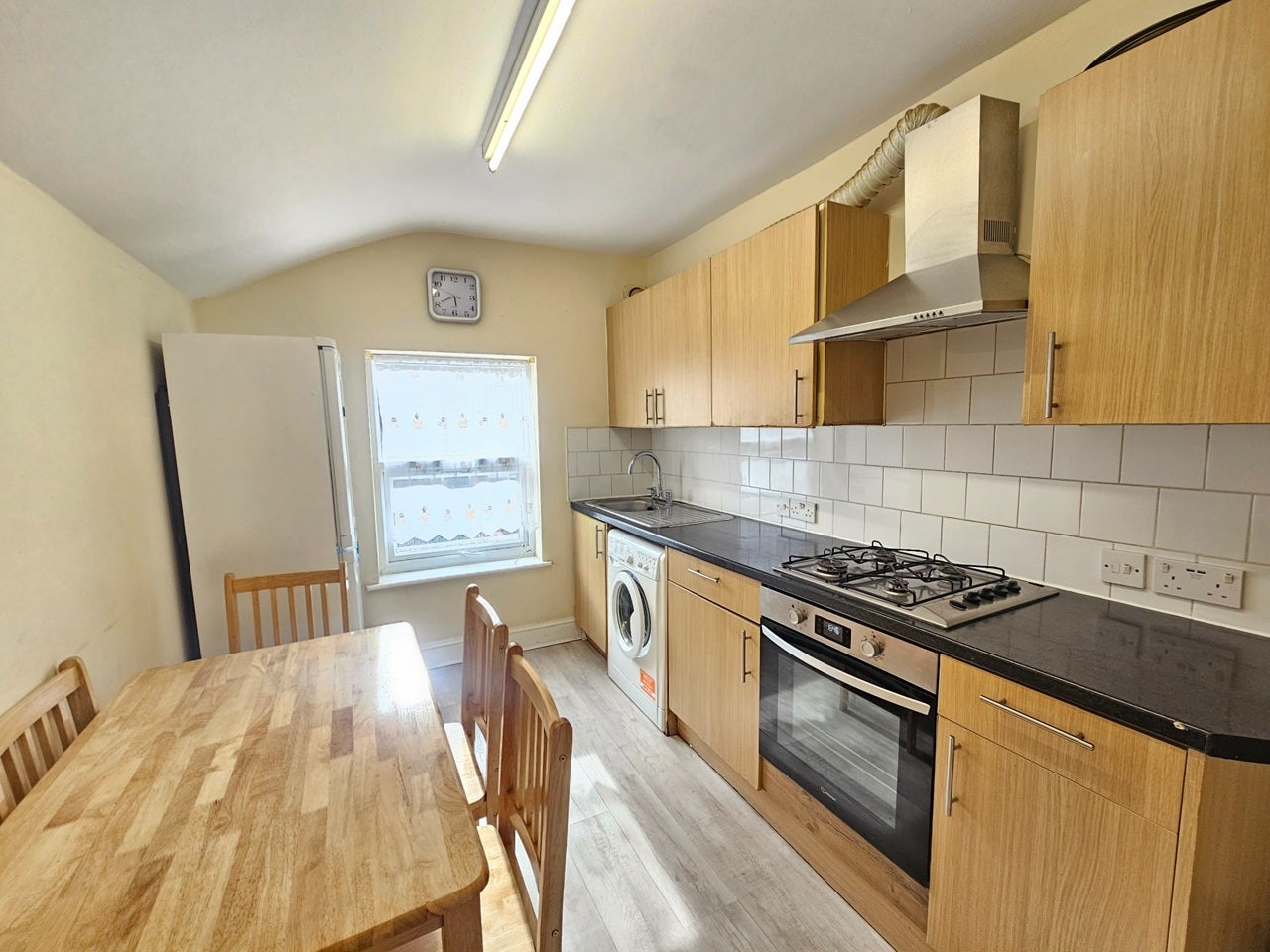 Flat Berners Road in Greater London