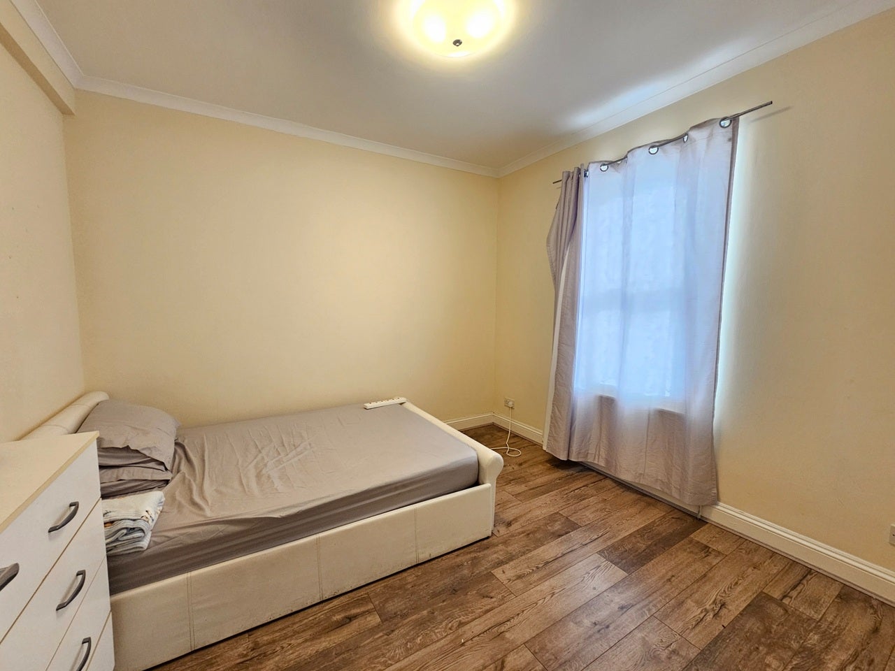 Flat Berners Road in Greater London