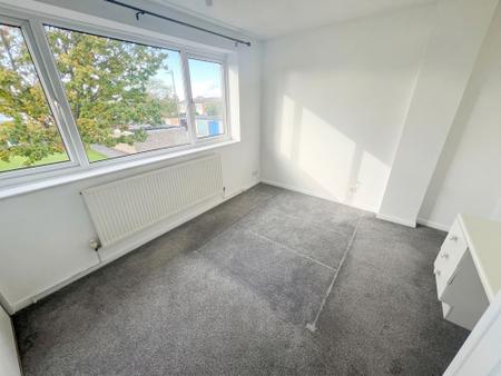 House Lisburn Close in Lincoln