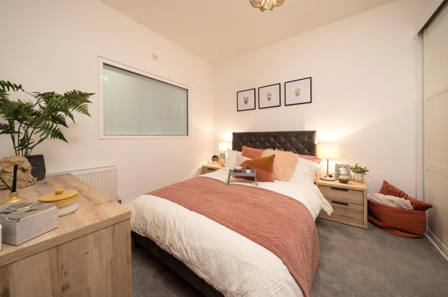 Flat Victoria Avenue in Surrey Heath