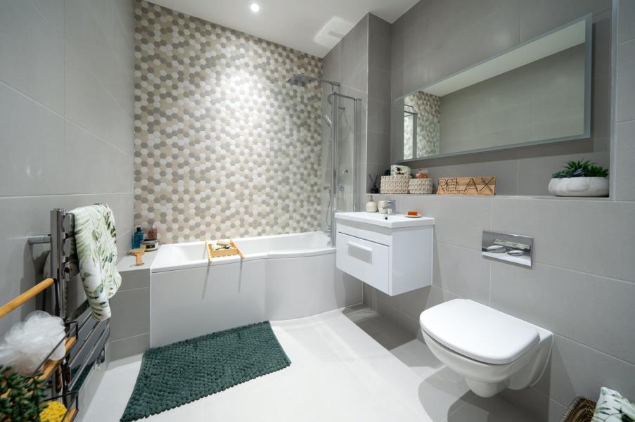 Flat Victoria Avenue in Surrey Heath