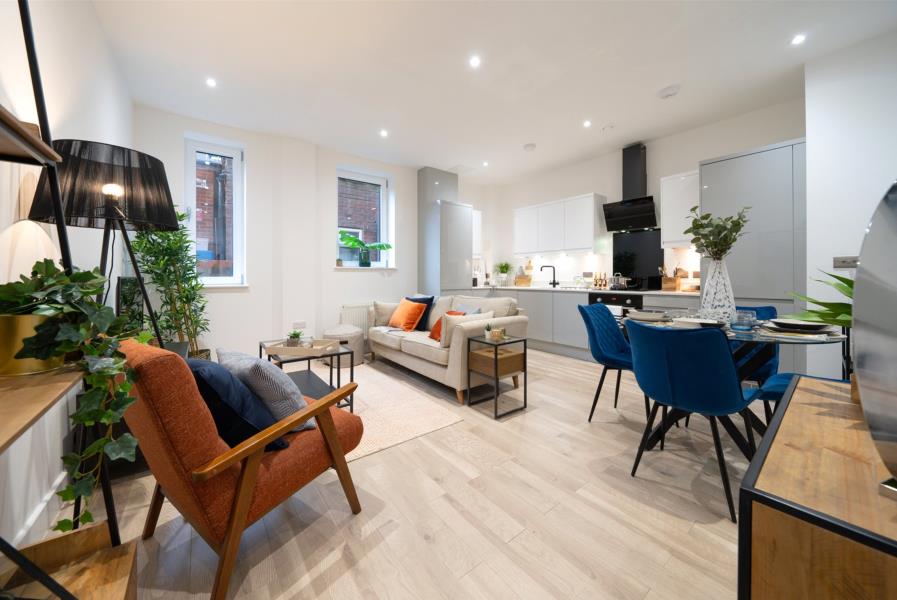 Flat Victoria Avenue in Surrey Heath