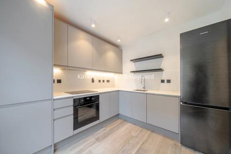 Flat Brunel Road in Greater London
