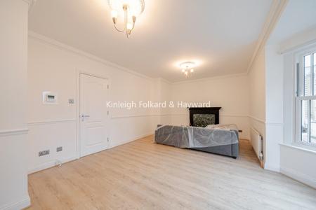 Flat Brunel Road in Greater London