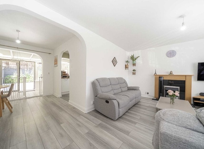 House Aragon Close in Sunbury-on-Thames