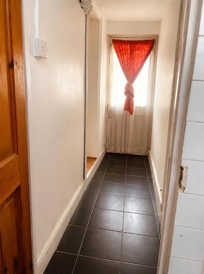 Room Santley Street in Greater London