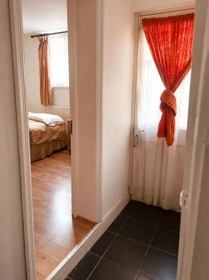 Room Santley Street in Greater London