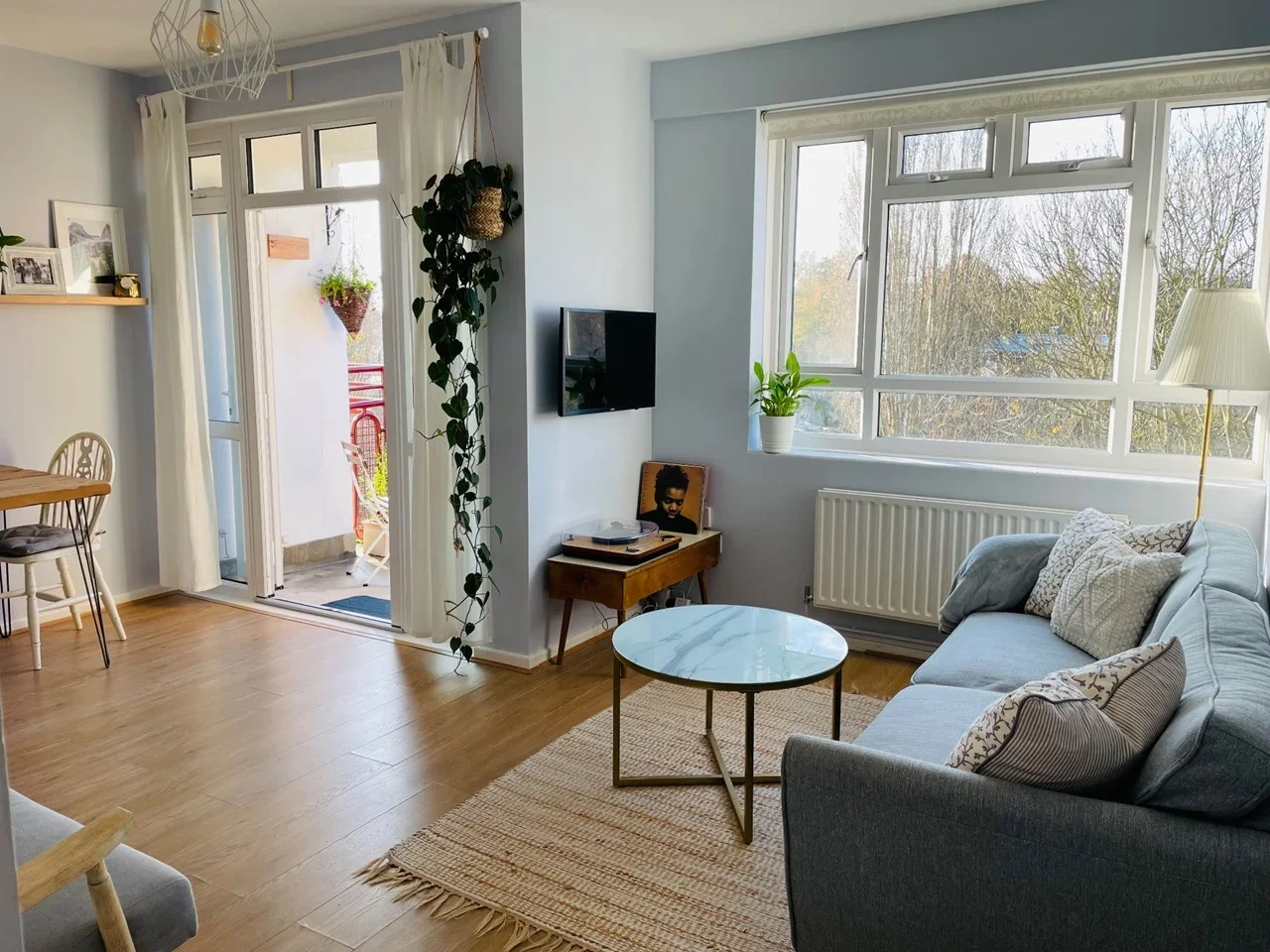 Flat Albert Drive in Greater London
