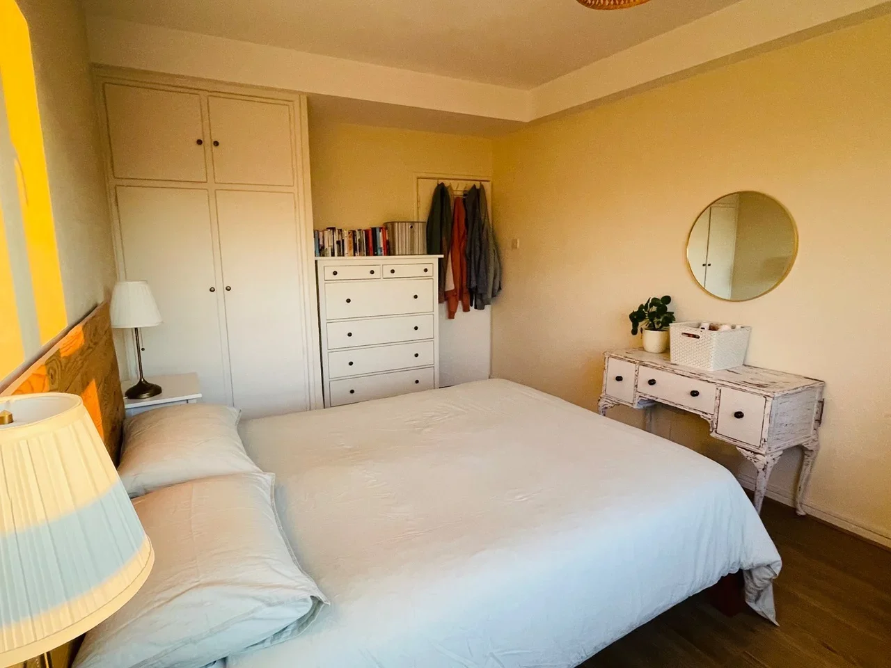 Flat Albert Drive in Greater London