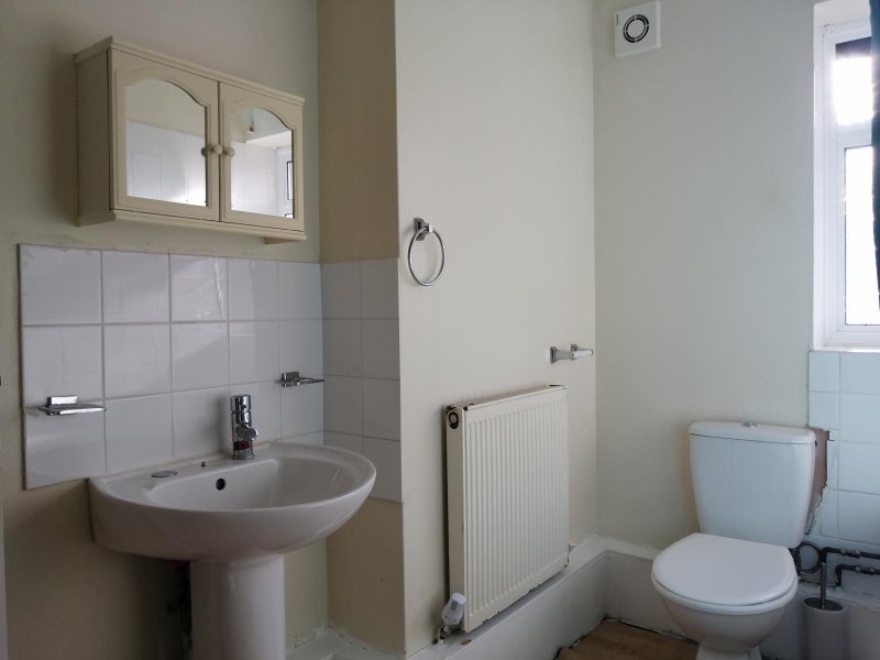 Room Camberwell Road in Greater London