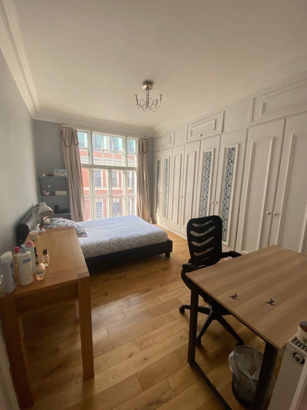 Room Bishop King's Road in Greater London