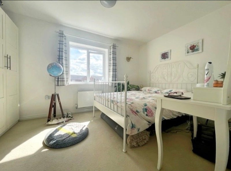 Room Cody Avenue in Manchester