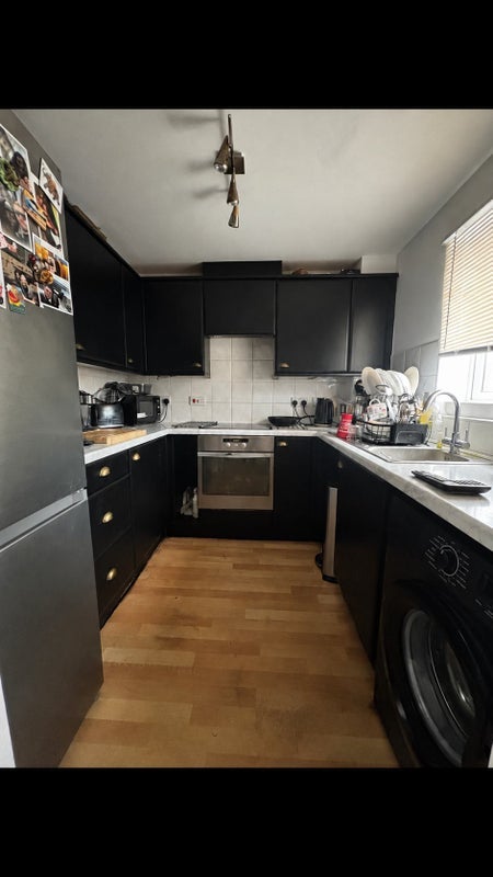 Room Hill View Drive in Greater London