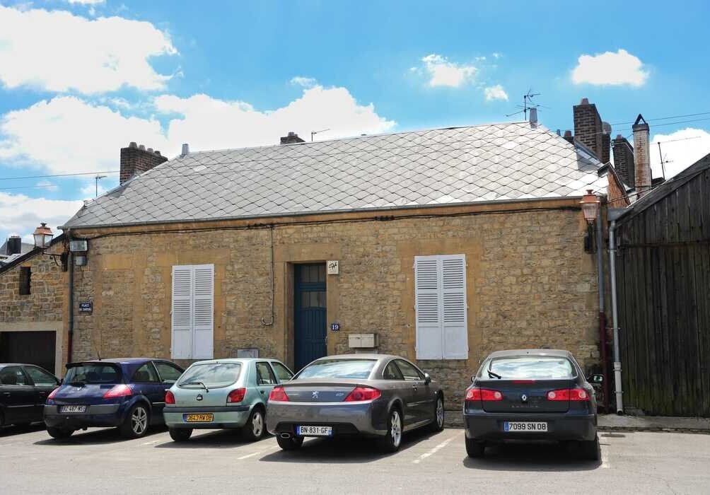 Flat Rue du Faubourg de Pierre in Charleville-Mézières