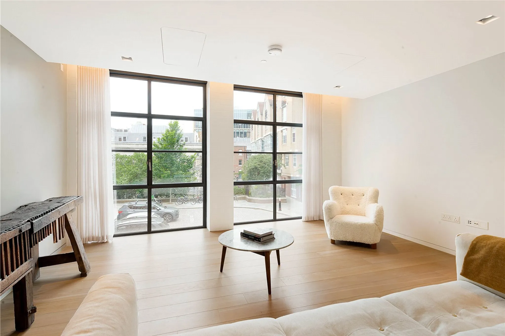 Flat Bartholomew Close in City of London
