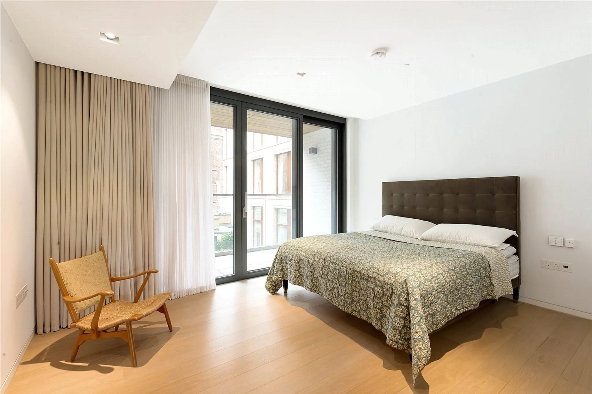 Flat Bartholomew Close in City of London
