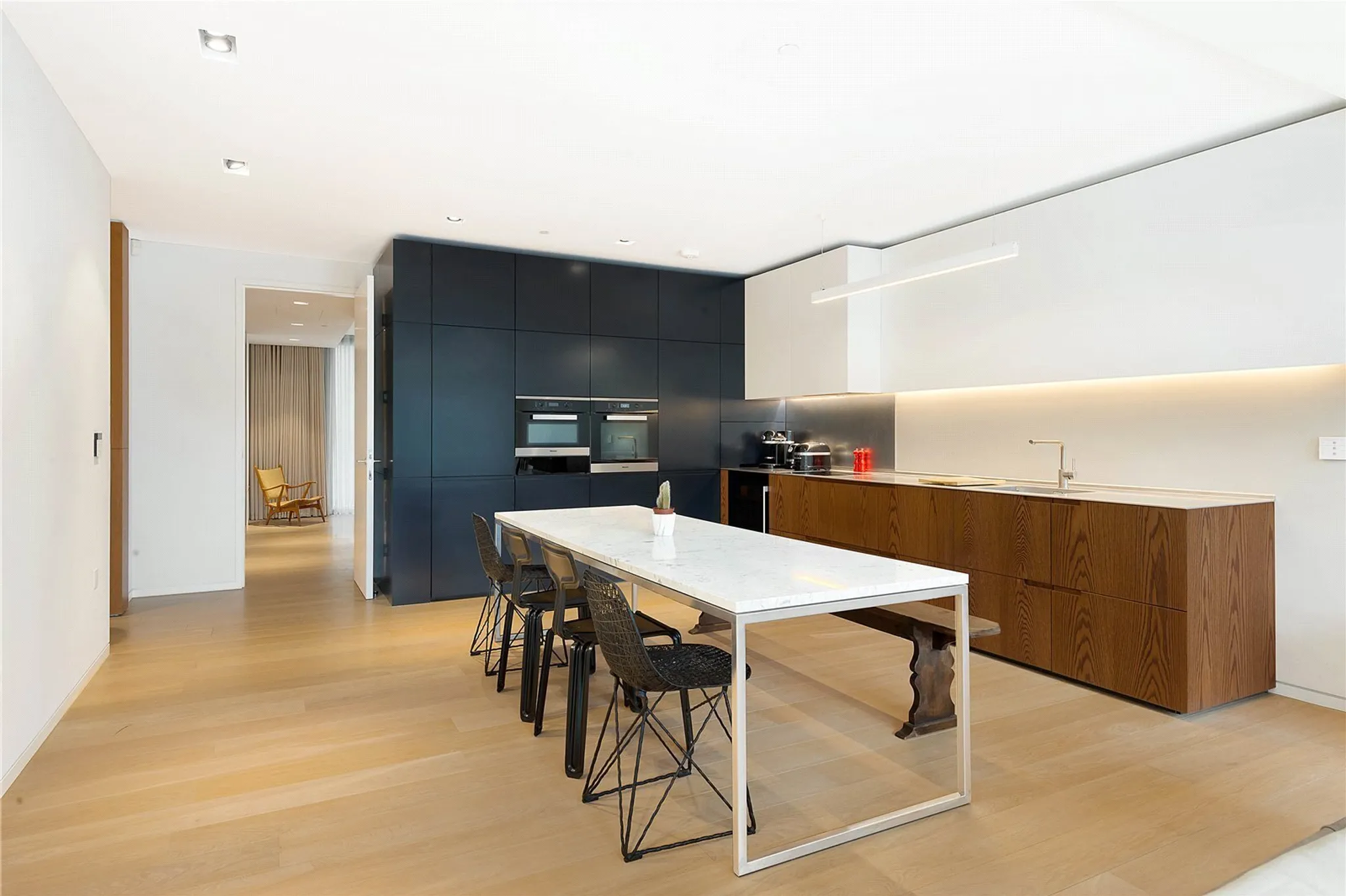 Flat Bartholomew Close in City of London