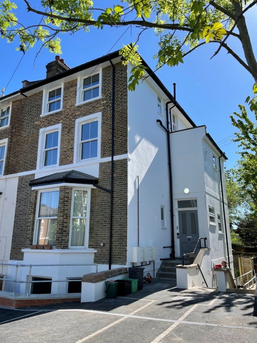 Flat Versailles Road in Greater London