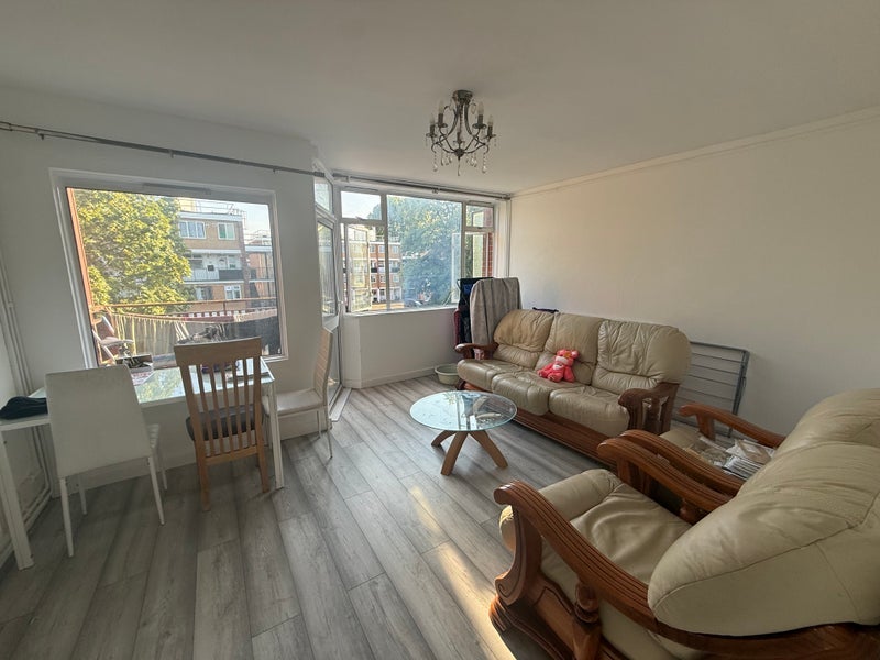 Room Stepney Way in Greater London