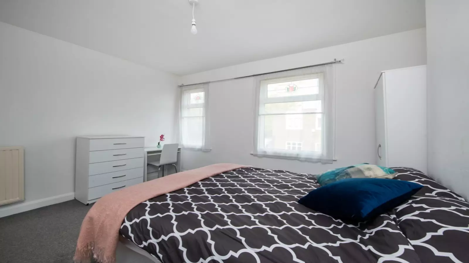 Flat Albert Road in Greater London