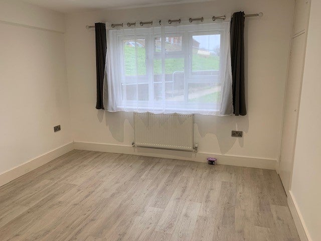 Flat Goring Road in Worthing