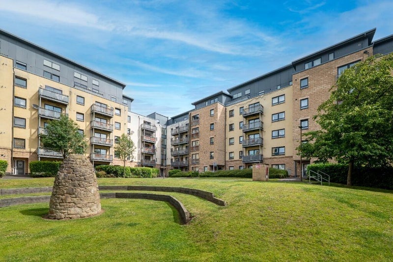 Room Hawkhill Close in City of Edinburgh