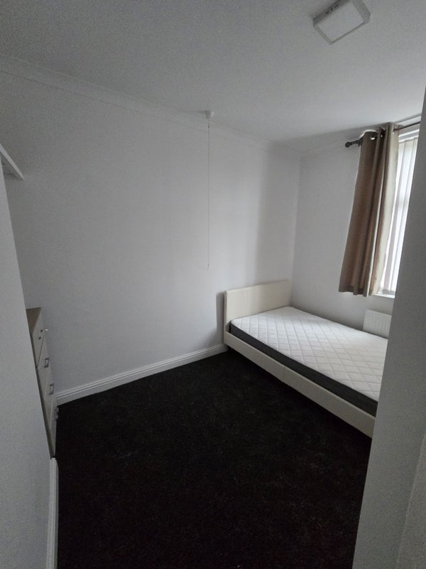 Room Ethel Avenue in Manchester