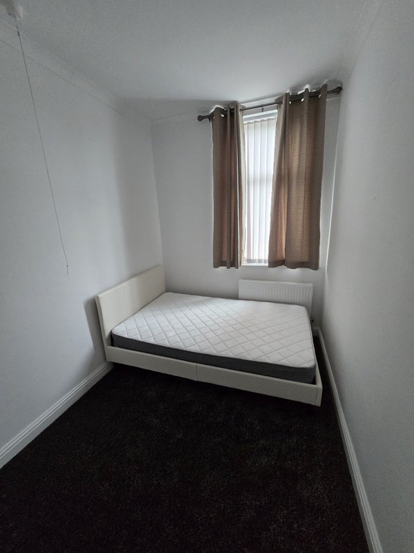 Room Ethel Avenue in Manchester