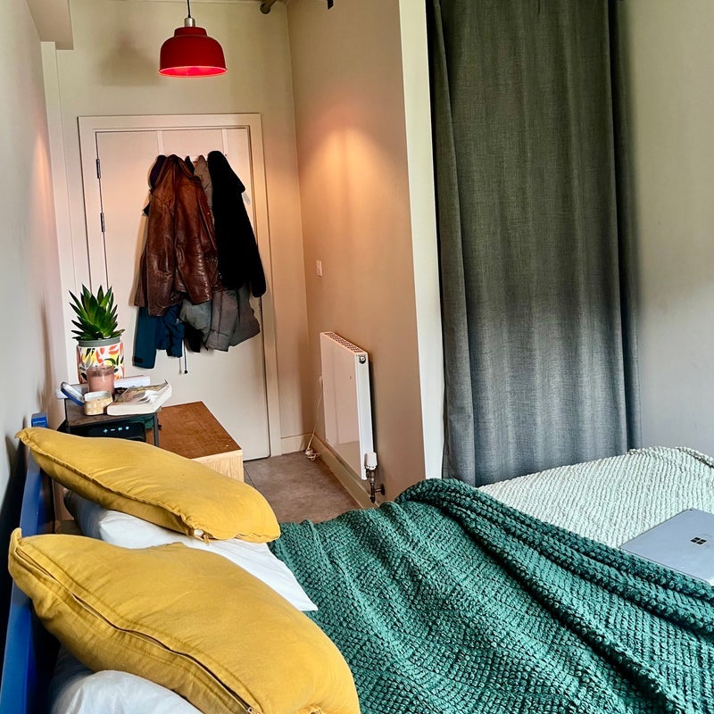 Room Atlantic Crescent in Greater London